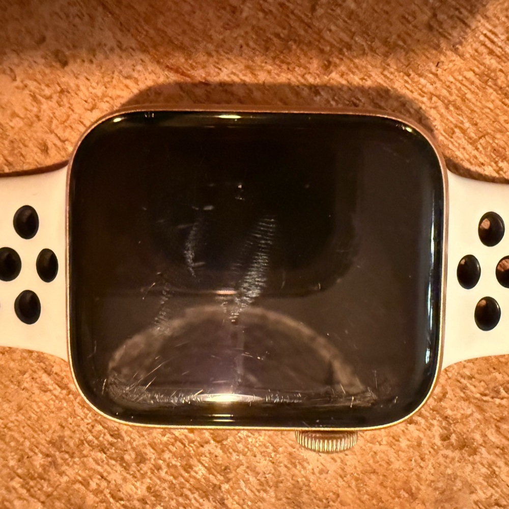Apple I Watch 6 with White Band